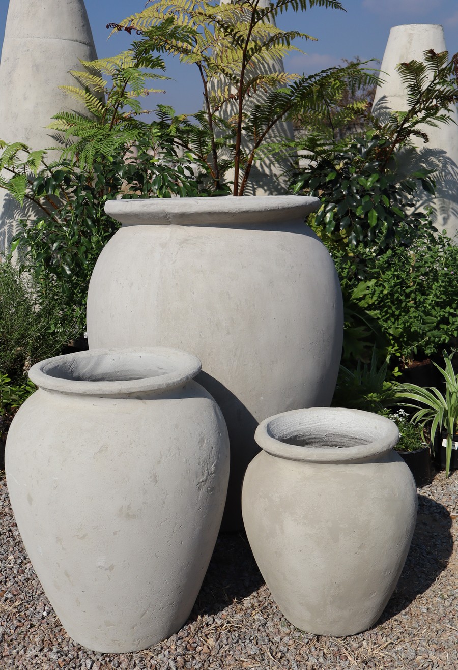 Pots and planters range